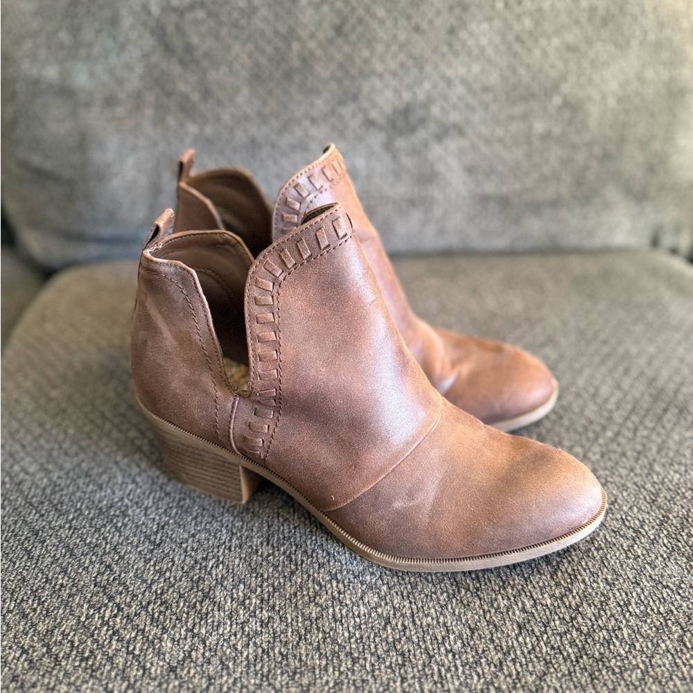 Rock & Candy Tan Ankle Booties